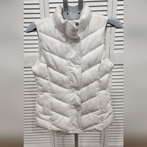 GAP Women's Off-White Puffer Vest